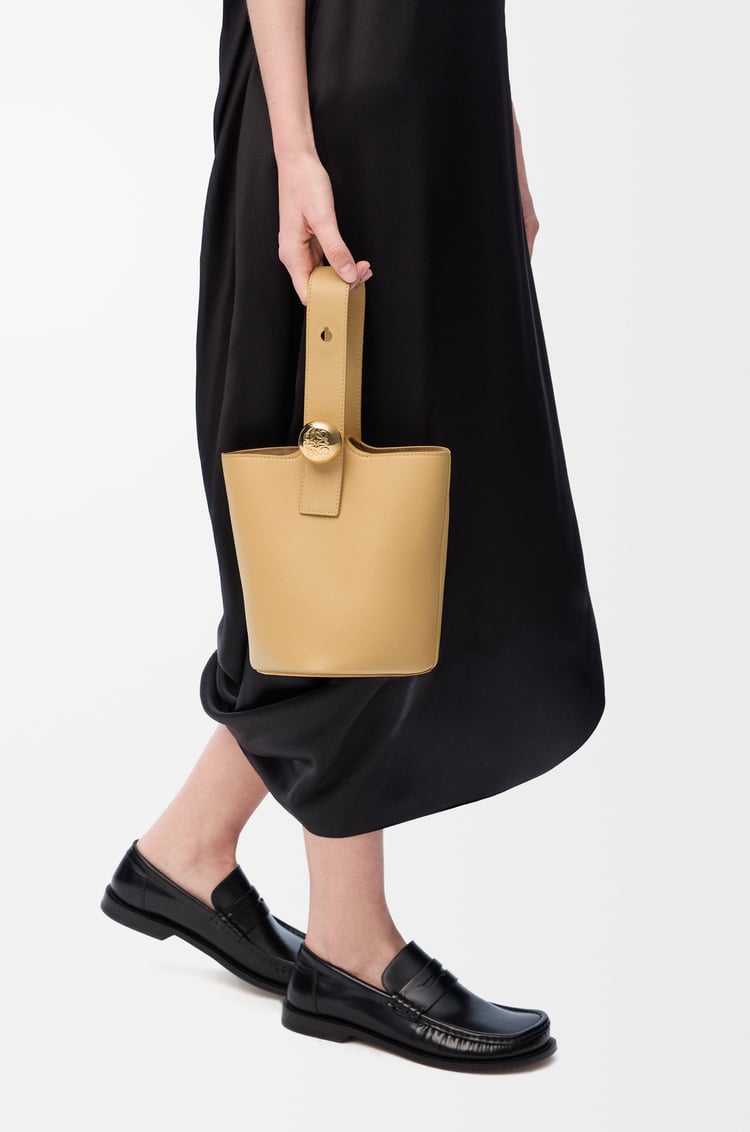Loewe Mini Pebble Bucket In Smooth Calfskin 11 Colours