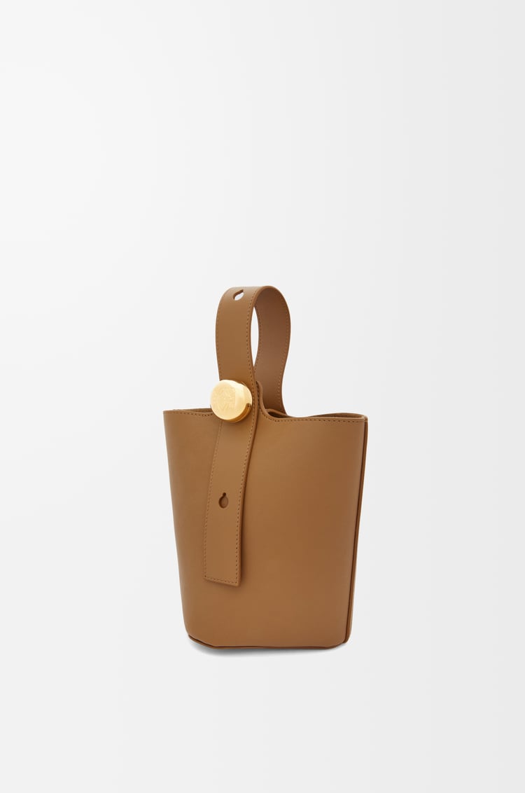 Loewe Mini Pebble bucket in smooth calfskin 11 Colours