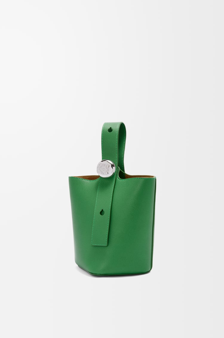 Loewe Mini Pebble bucket in soft grained calfskin 1 Colours