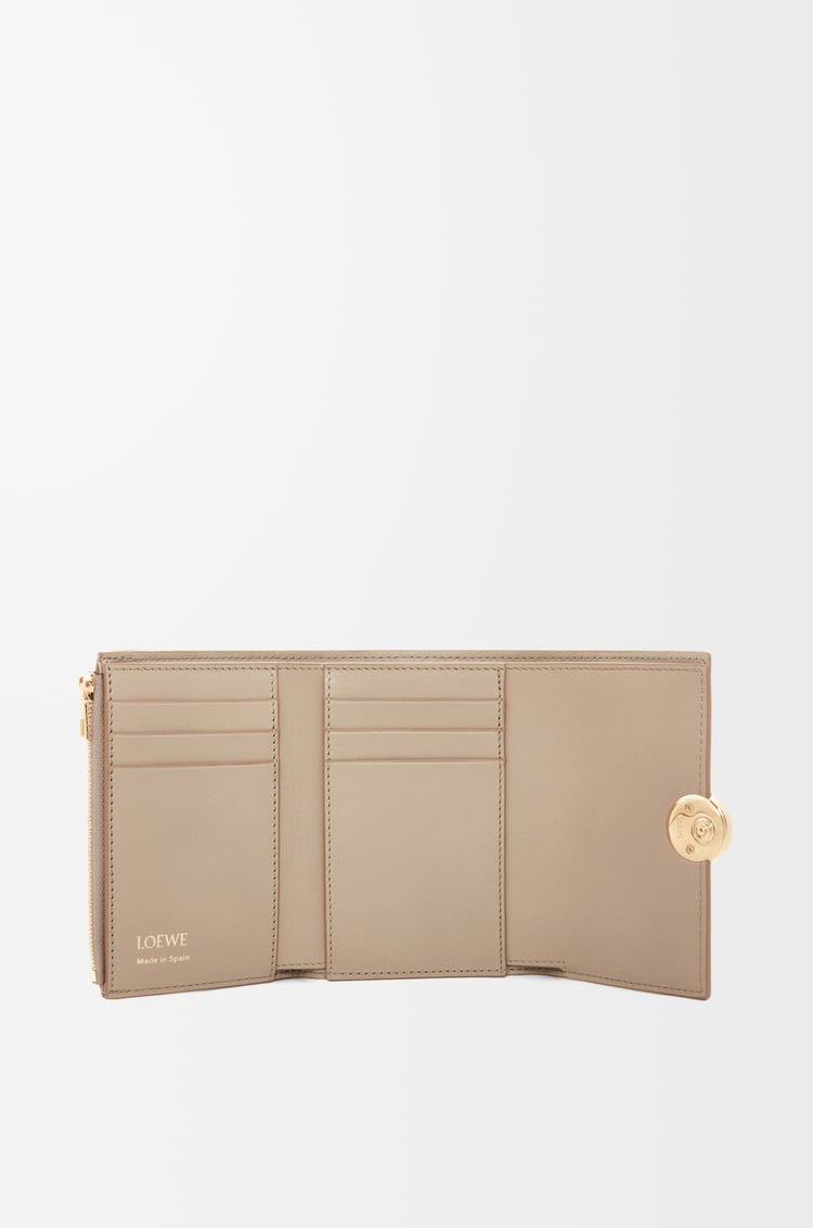 Loewe Pebble Small Vertical Wallet In Shiny Nappa Calfskin 9 Colours