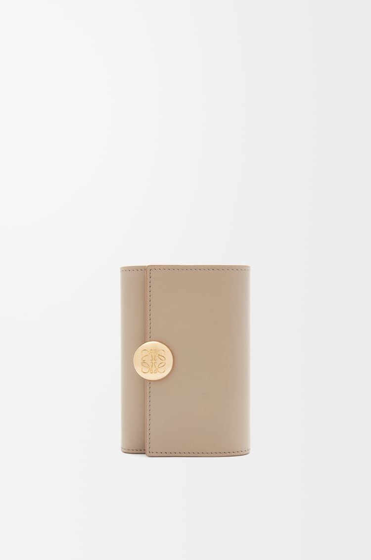 Loewe Pebble small vertical wallet in shiny nappa calfskin 9 Colours
