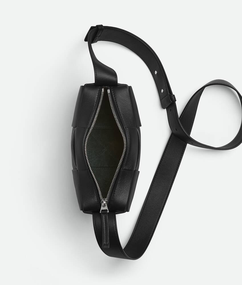 Bottega Veneta Arco Camera Bag Pequeño