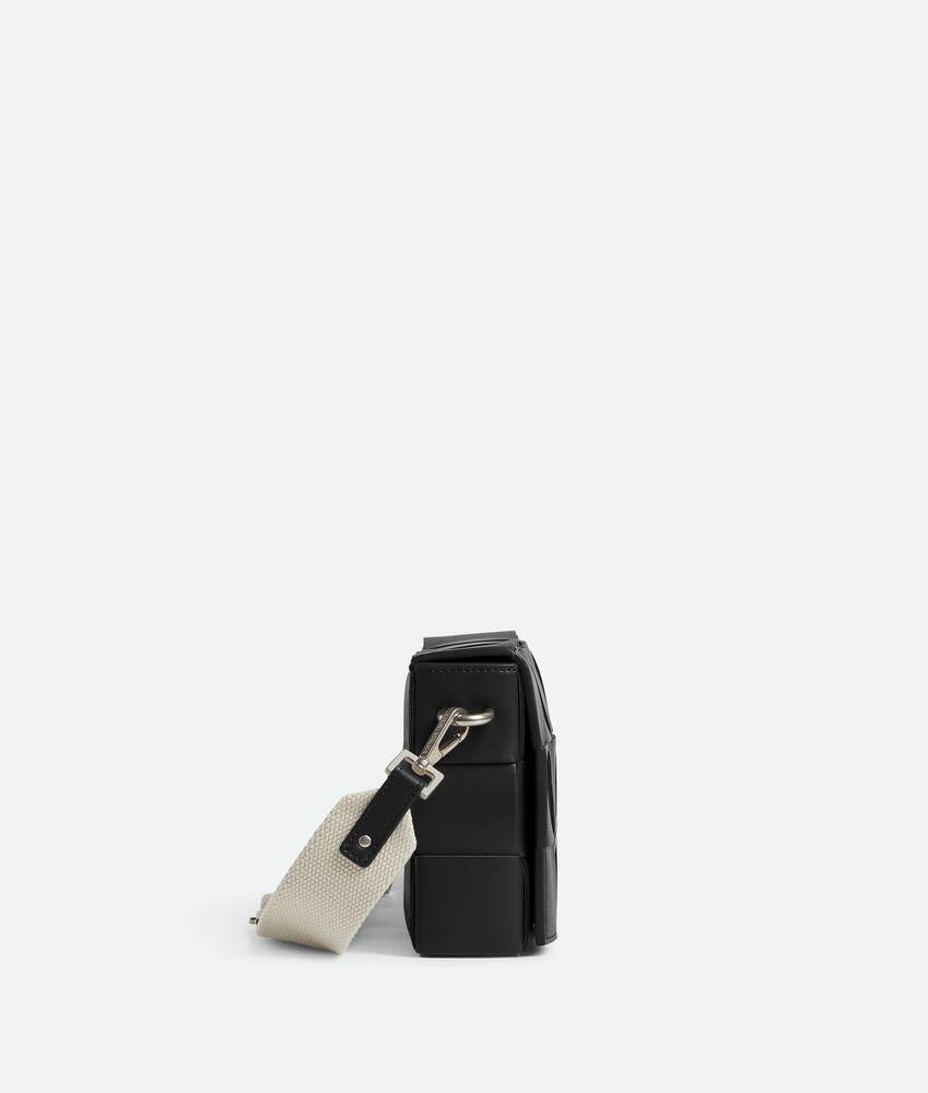 Bottega Veneta Bolso Cassette Con Correa Versátil