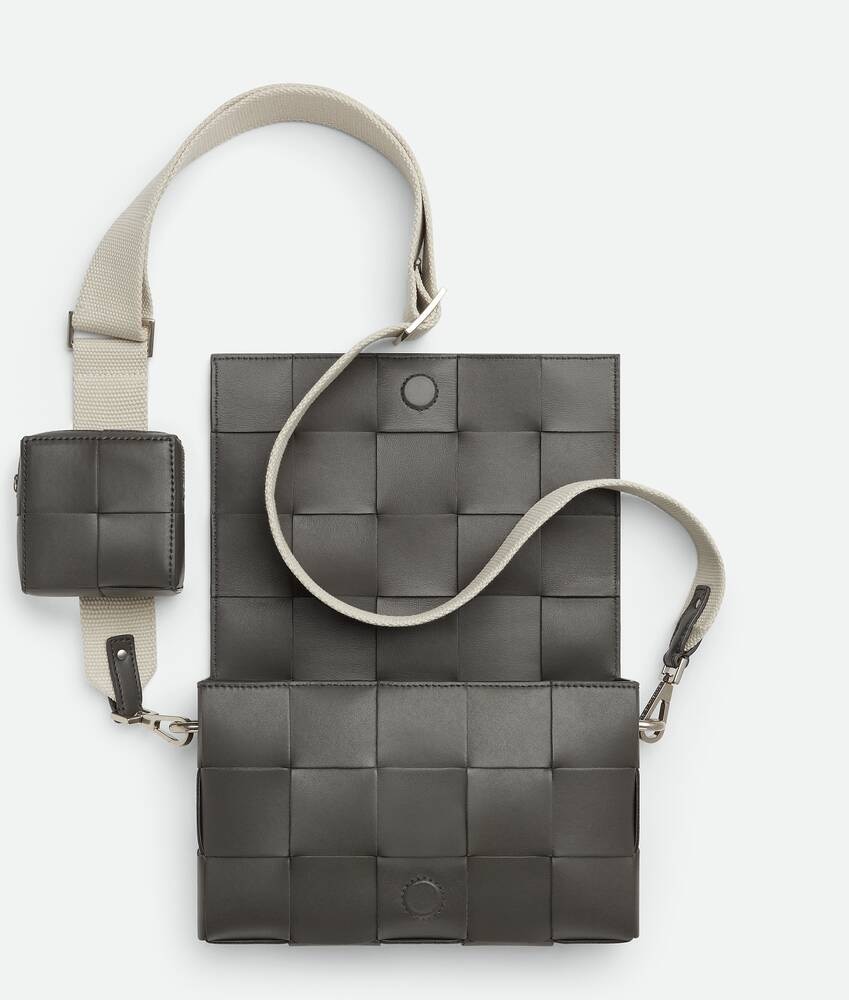Bottega Veneta Bolso Cassette Con Correa Versátil