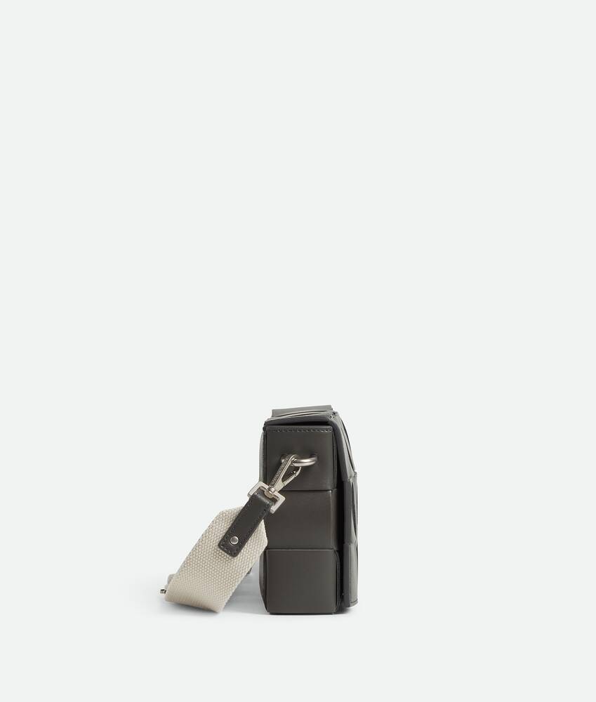 Bottega Veneta Bolso Cassette Con Correa Versátil