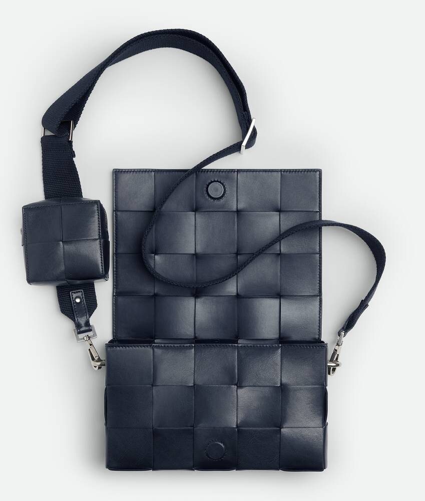 Bottega Veneta Bolso Cassette Con Correa Versátil