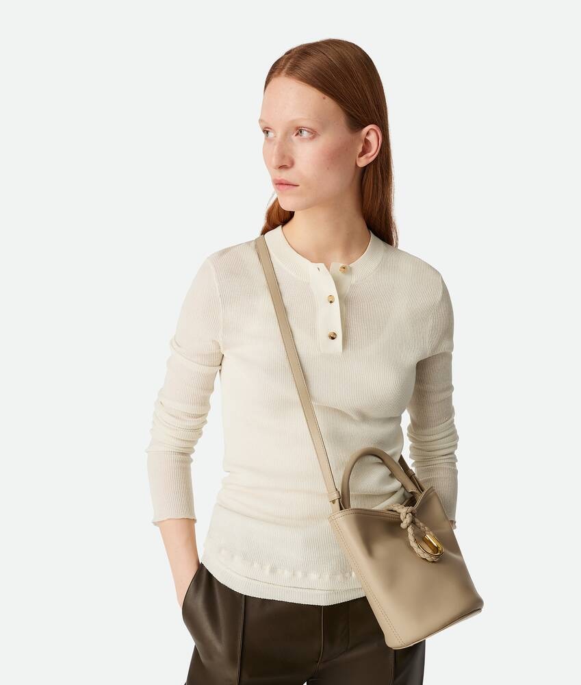 Bottega Veneta Bolso Cubo Liberta Pequeño