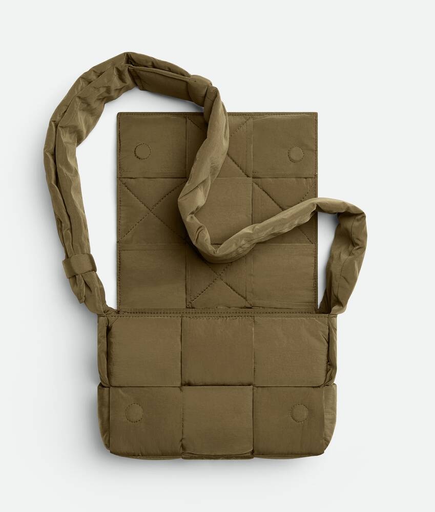 Bottega Veneta Bolso Padded Tech Cassette Pequeño