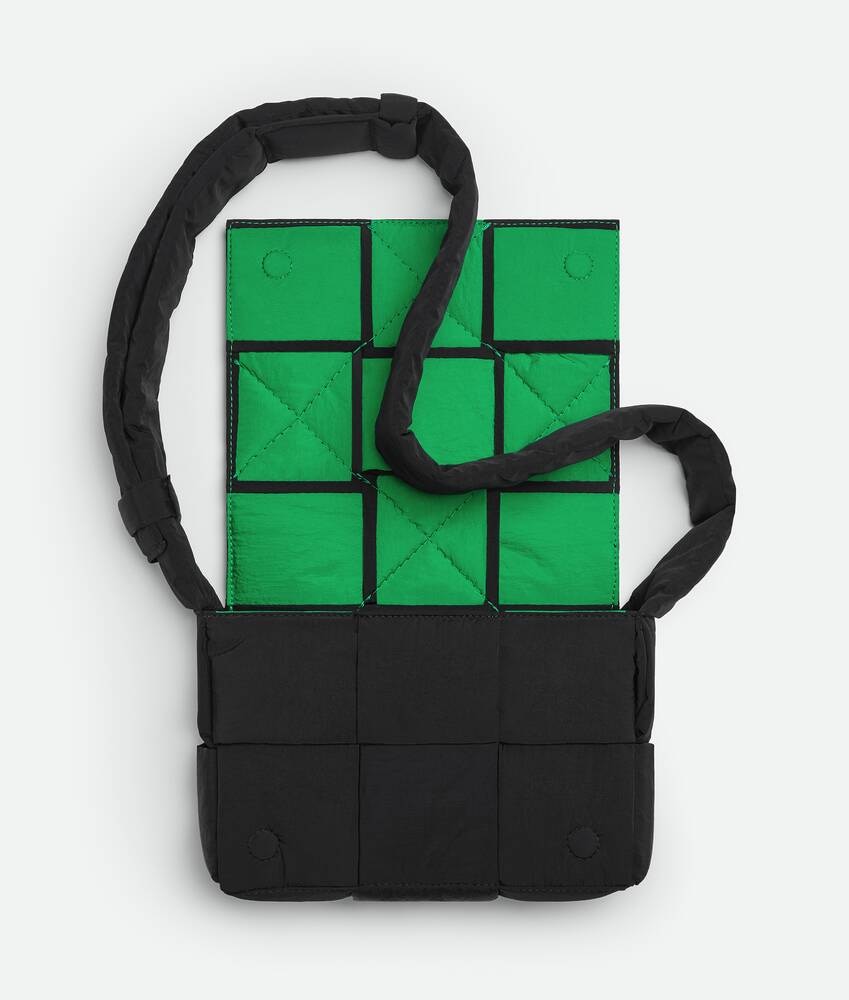 Bottega Veneta Bolso Padded Tech Cassette Pequeño