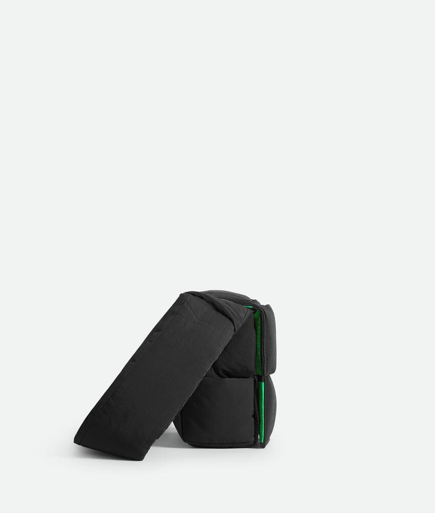 Bottega Veneta Bolso Padded Tech Cassette Pequeño