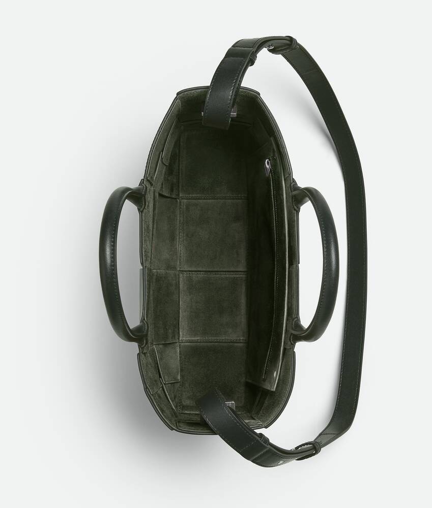 Bottega Veneta East-West Arco Tote Pequeño