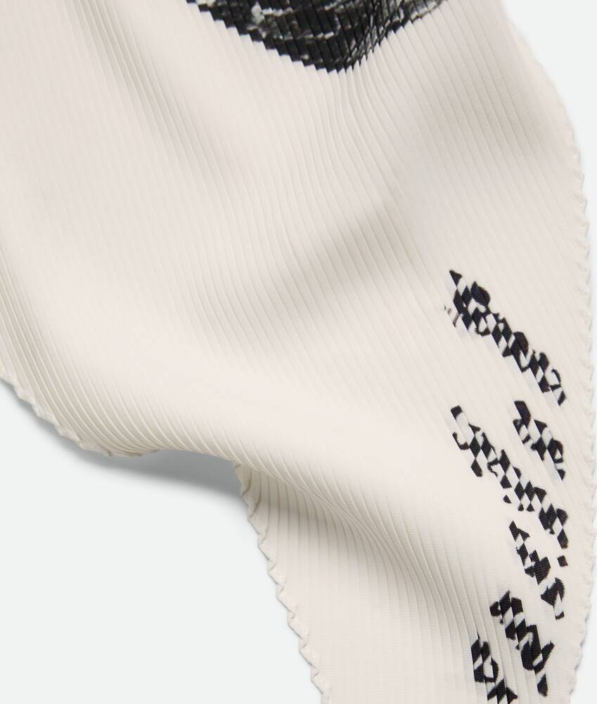 Bottega Veneta Foulard Plisado Estampado