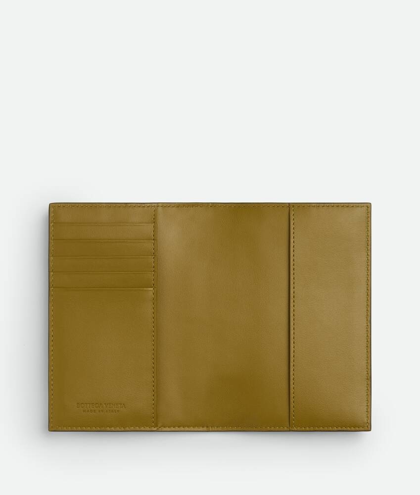 Bottega Veneta Portapasaportes Cassette