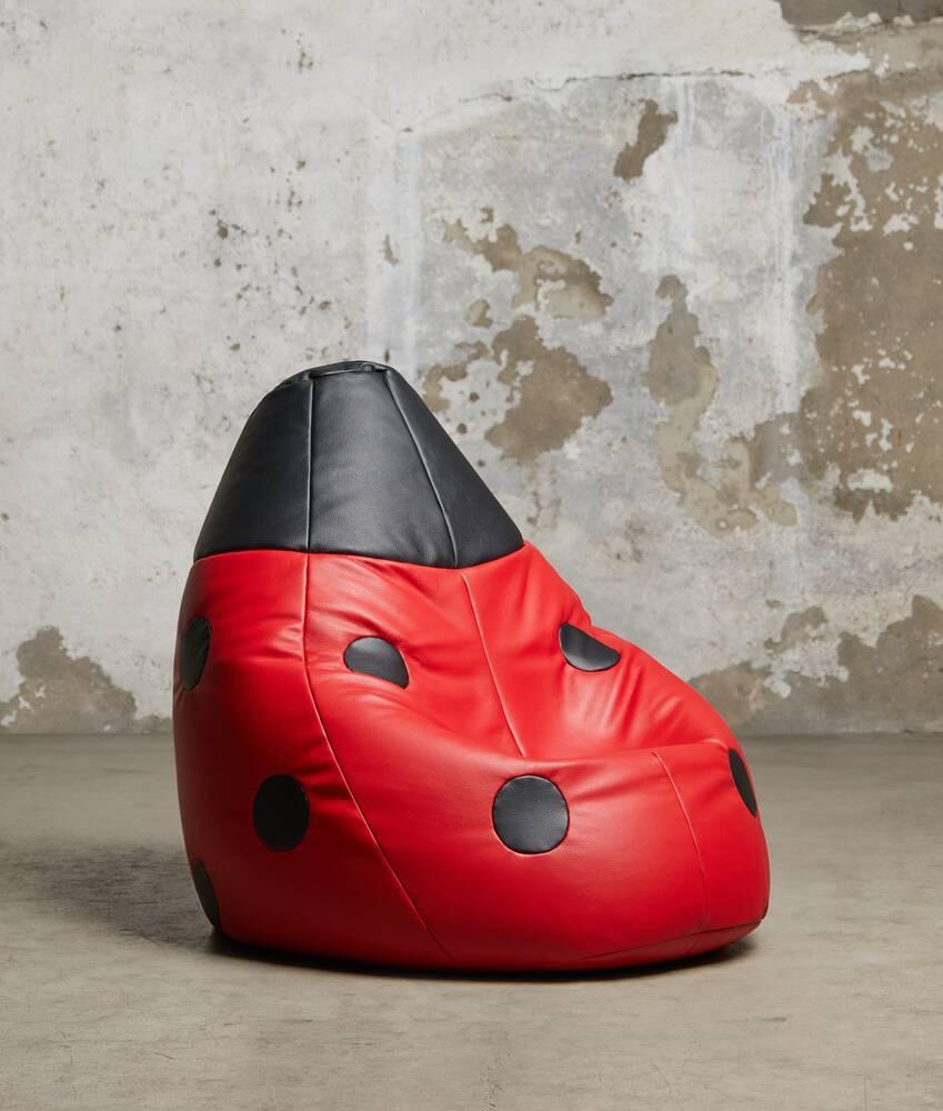 Bottega Veneta Puf pequeño con diseño de mariquita