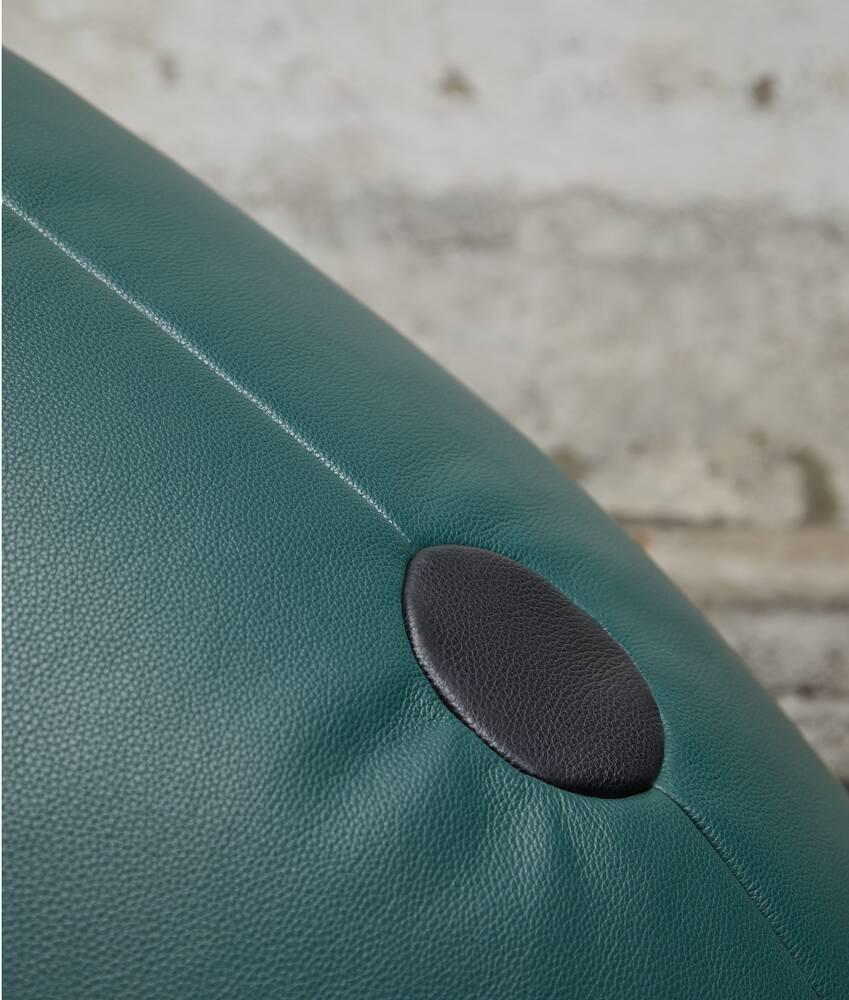 Bottega Veneta Puf Pequeño Con Diseño De Serpiente