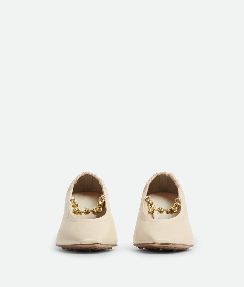 Bottega Veneta Zapato Salón Sharp Chain