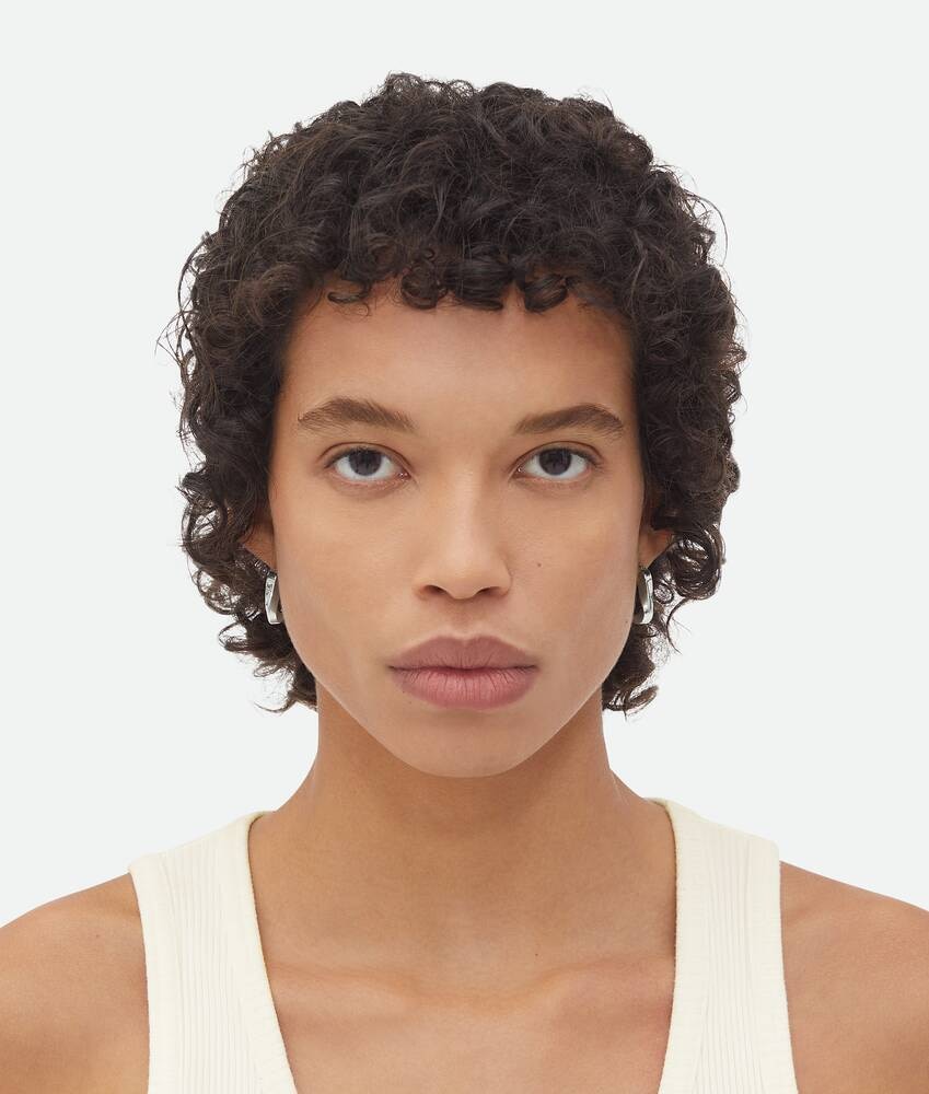 Bottega Veneta Pendientes Hoop Twist Triangle Pequeños