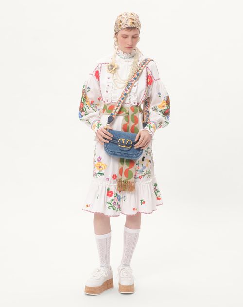 Valentino BOLSO DE HOMBRO VALENTINO GARAVANI ALLTIME DE MEZCLILLA CON CORREA DE CINTA BORDADA