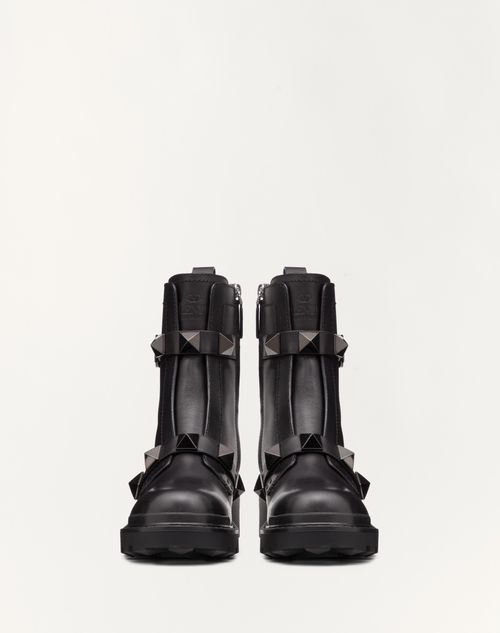 Valentino BOTAS MILITARES ROMAN STUD DE PIEL DE BECERRO CON TACHUELAS EN EL MISMO TONO Y TACÓN DE 40 MM