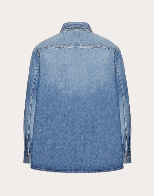 Valentino CAMISA DE DENIM CON DETALLE DE V METÁLICA