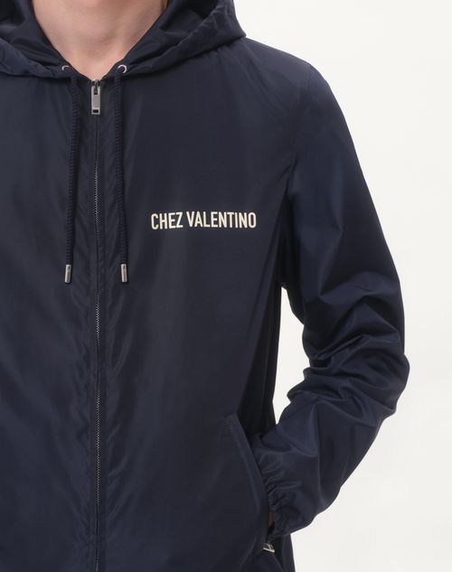 Valentino ROMPEVIENTOS DE NAILON CON CAPUCHA Y ESTAMPADO CHEZ VALENTINO