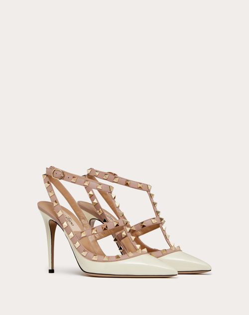 Valentino SALONES ROCKSTUD DE CHAROL CON TIRAS Y TACÓN DE 100 MM