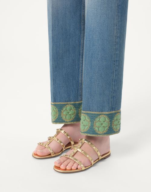 Valentino SANDALIA SIN TALÓN ROCKSTUD DE CUERO NAPA LAMINADO