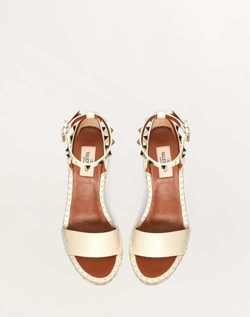 Valentino SANDALIAS DE CUÑA ROCKSTUD DOUBLE DE PIEL DE BECERRO GRANULADA CON TACÓN DE 105 MM