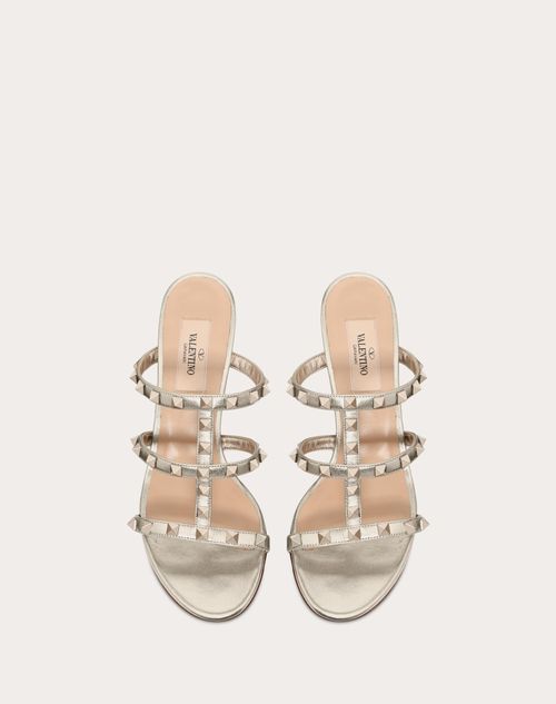 Valentino SANDALIAS DE PALA ROCKSTUD DE PIEL DE BECERRO METALIZADA CON TACÓN DE 60 MM