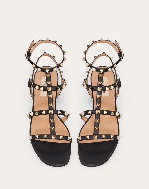 Valentino SANDALIAS PLANAS ROCKSTUD DE PIEL DE BECERRO CON TIRAS