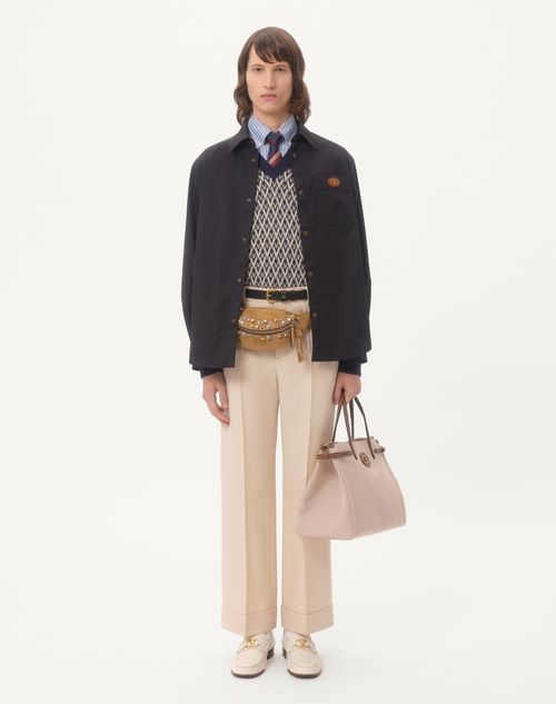 Valentino SOBRECAMISA DE NAILON CON DETALLE DE V ENGOMADA