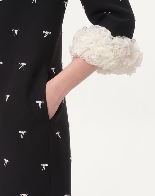 Valentino VESTIDO DE CREPE COUTURE CORTO Y BORDADO