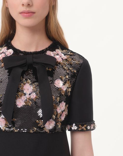 Valentino VESTIDO DE CREPE COUTURE CORTO Y BORDADO