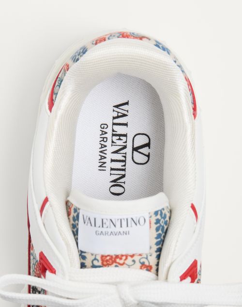 Valentino ZAPATILLA DE CAÑA BAJA FREEDOTS DE CUERO DE BECERRO Y TELA VOYAGE IMAGINAIRE
