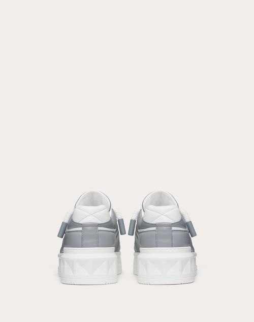 Valentino ZAPATILLA DEPORTIVA ONE STUD XL DE CAÑA BAJA DE CUERO NAPA PERFORADO