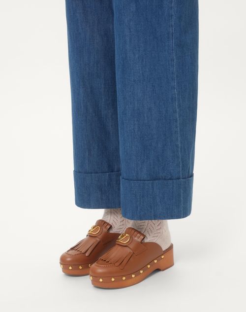 Valentino ZUECO VLOGO SIGNATURE DE CUERO DE BECERRO CON FLECOS Y TACÓN DE 45MM