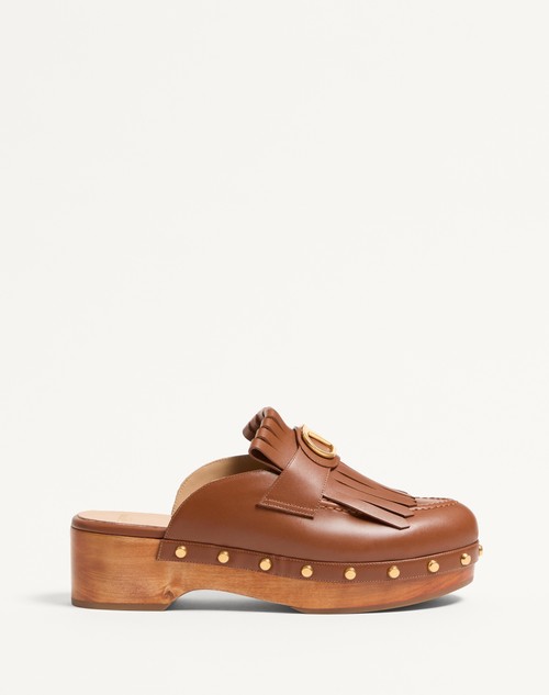 Valentino ZUECO VLOGO SIGNATURE DE CUERO DE BECERRO CON FLECOS Y TACÓN DE 45MM