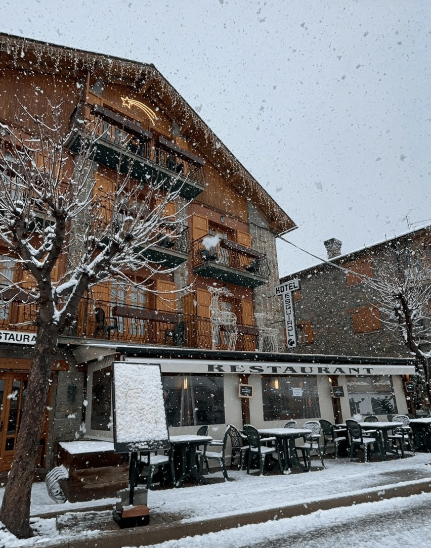 Mimub Esquí y Confort en la Cerdanya: Hotel Esquirol en Llívia