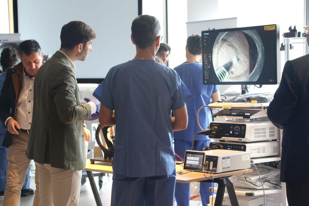 Mimub Expertos En Digestión Se Capacitan En Policlínica Gipuzkoa En Técnica Innovadora Y Mínimamente Invasiva