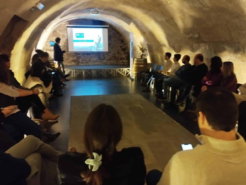 Mimub Potenciando la Inteligencia Emocional en el Trabajo: Un Llamado a la Acción