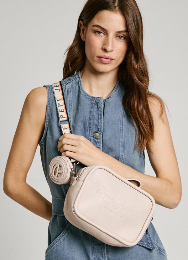 Pepe Jeans bandolera efecto piel con logo