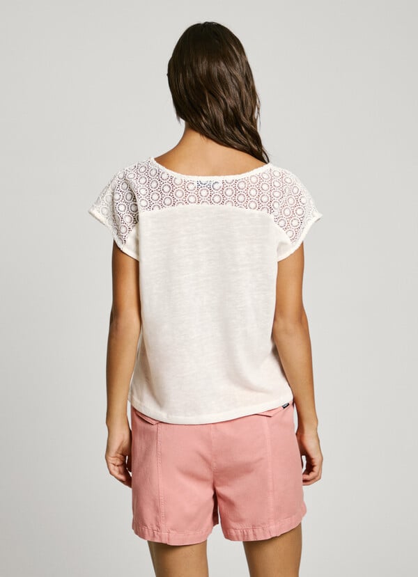 Pepe Jeans Camiseta Cuello Pico Con Encajes