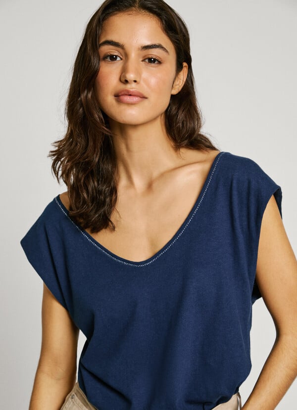 Pepe Jeans camiseta cuello pico fit relaxed
