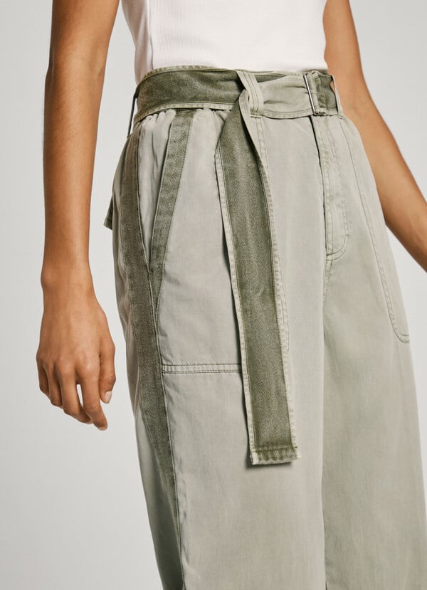 Pepe Jeans Pantalón Sarga Con Bolsillos Parche