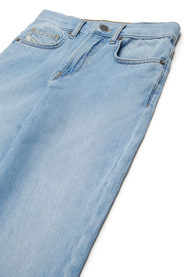 Diesel 2001 D-macro-j