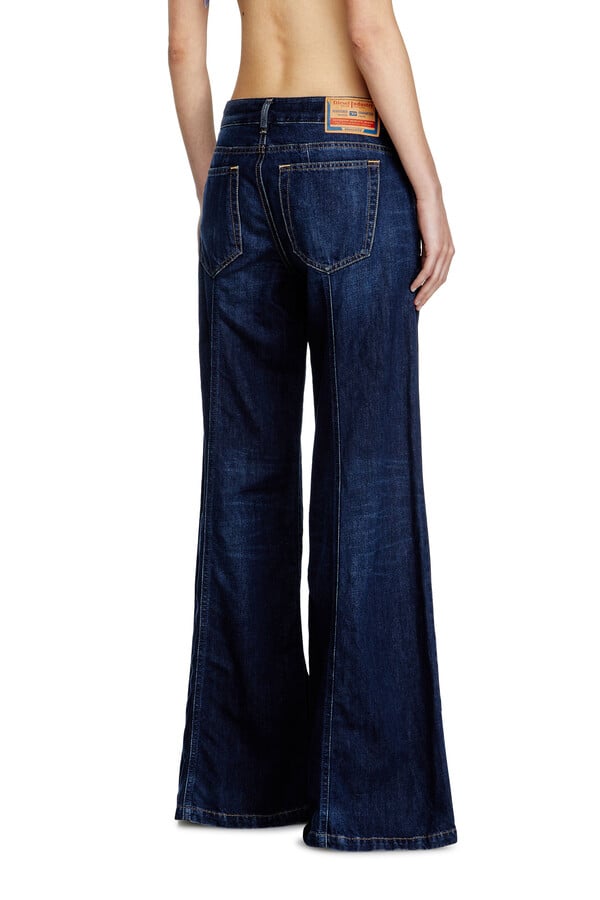 Diesel Flare Jeans D-akii 068ra