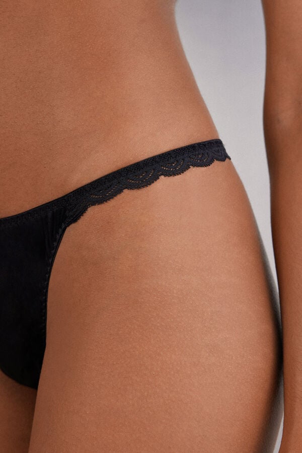 Intimissimi Tanga de Seda y Encaje