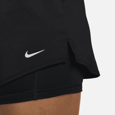 Nike Nike OnePantalón Corto De 8 cm Con Talle Medio Y Diseño 2 En 1 Dri-FIT - Mujer