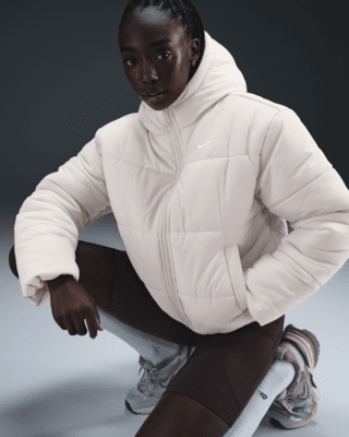 Nike Nike Sportswear Classic PufferChaqueta con capucha de ajuste holgado Therma-FIT - Mujer