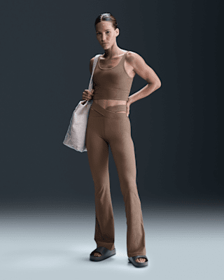 Nike Nike Zenvy RibLeggings acampanados de talle alto y sujeción ligera - Mujer